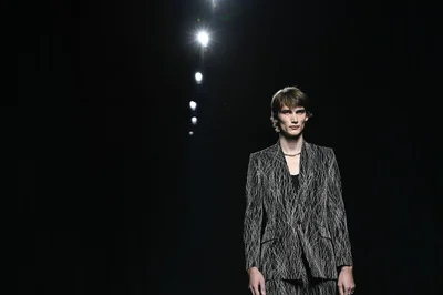 Look 10